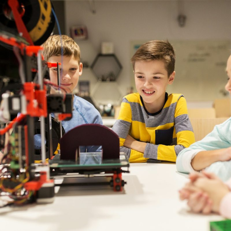 happy-children-with-3d-printer-at-robotics-school-2.jpg